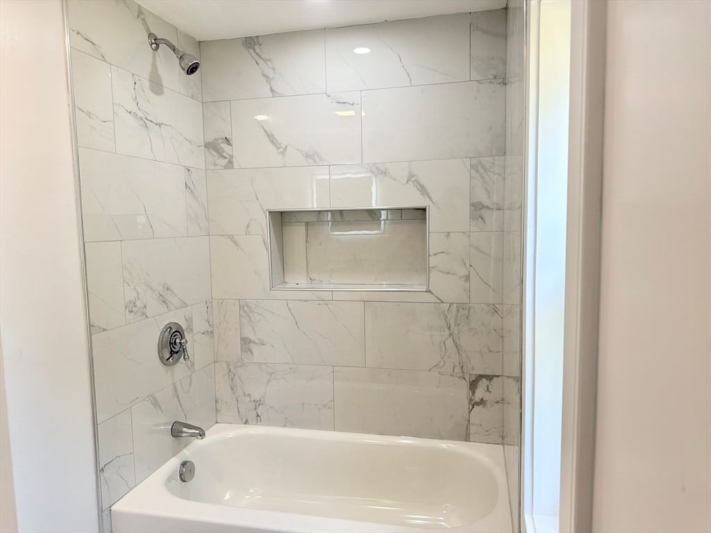 62 Arthur St Brockton — Photo 10 of 15
