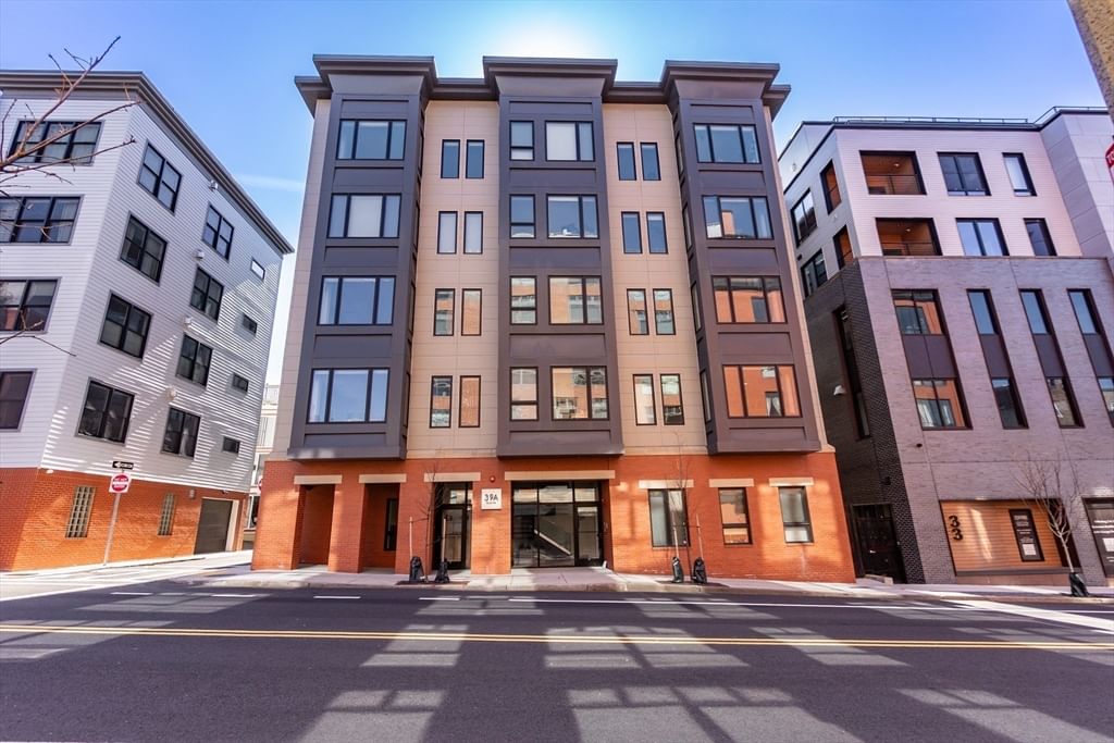39 A Street #8 Boston — Photo 1 of 17