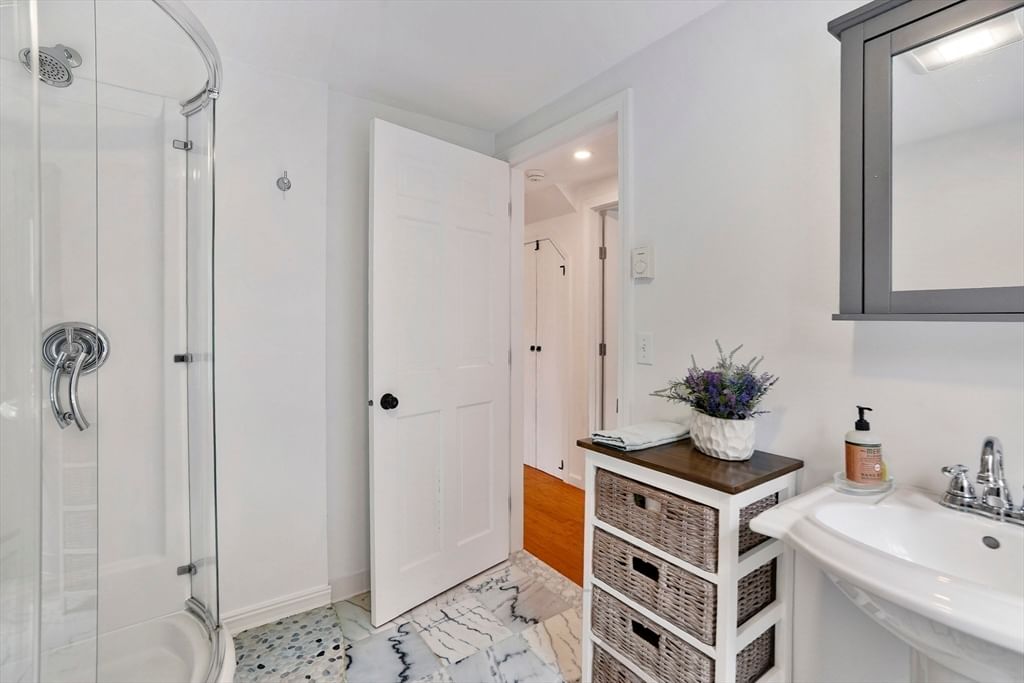 26 Sea Glen Road, Oak Bluffs, MA 02557 photo 5