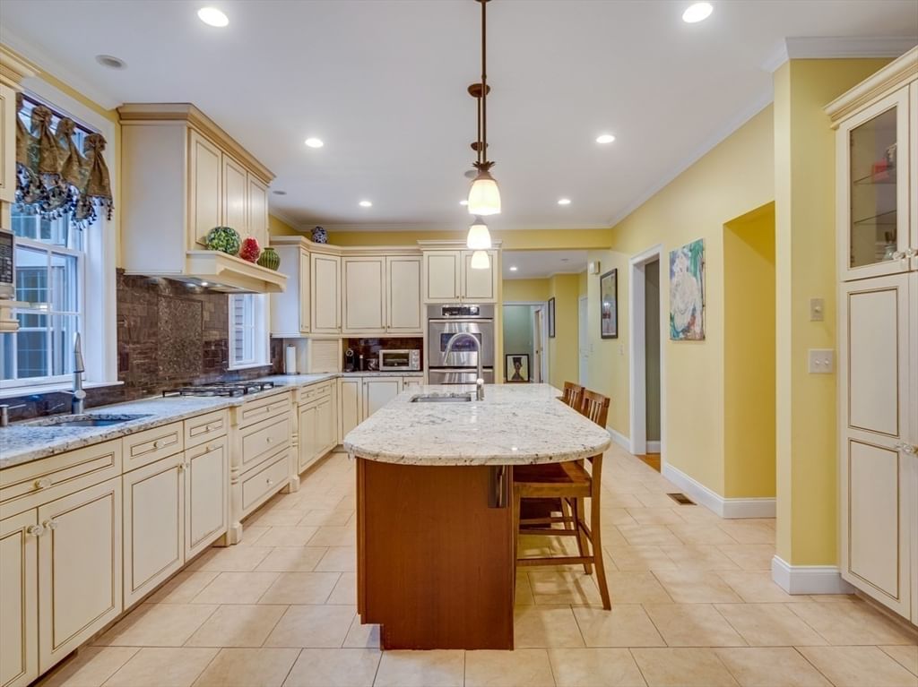 14 Nassau Drive Winchester — Photo 13 of 30