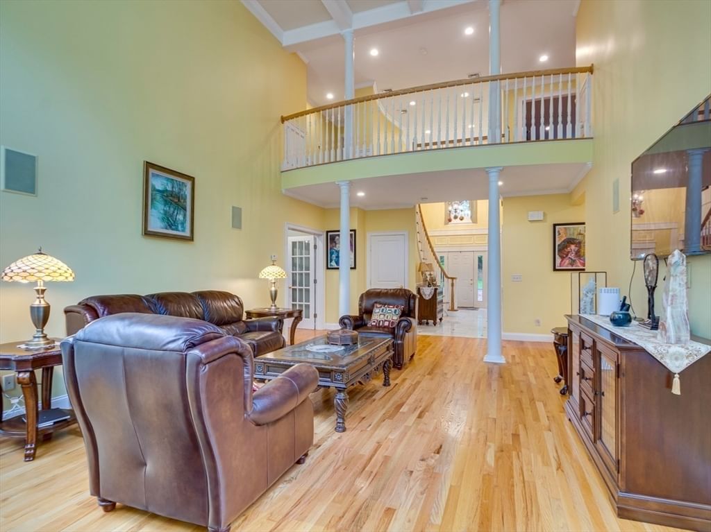 14 Nassau Drive Winchester — Photo 7 of 30