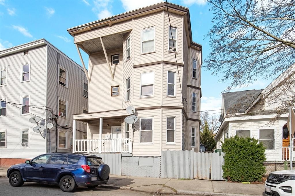 22 Elm St Lynn — Photo 1 of 35