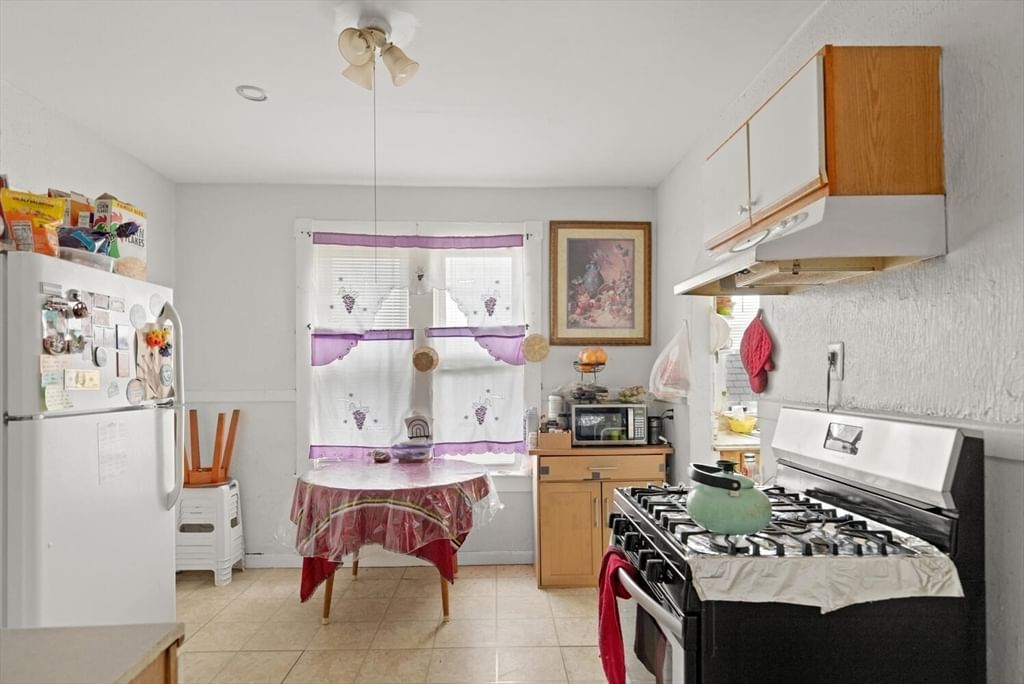 22 Elm St Lynn — Photo 4 of 35
