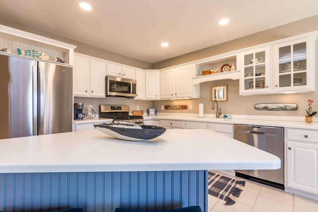 13 Hollyhock Knoll Ct #13 Bourne — Photo 11 of 42