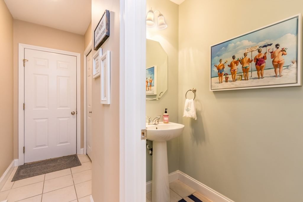 13 Hollyhock Knoll Ct #13 Bourne — Photo 15 of 42
