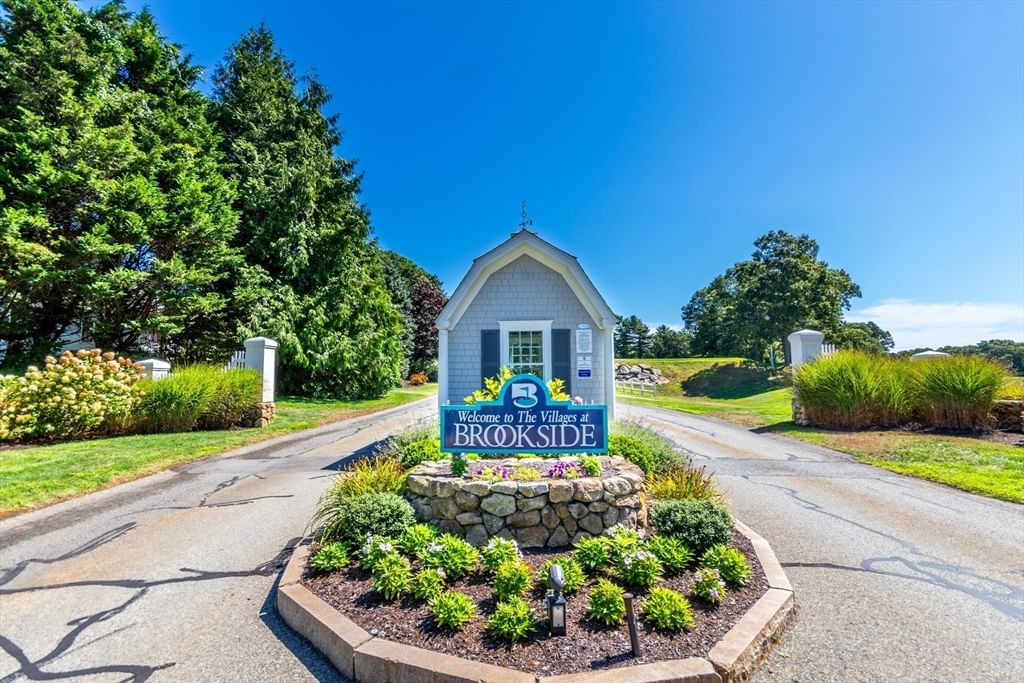 13 Hollyhock Knoll Ct #13 Bourne — Photo 36 of 42