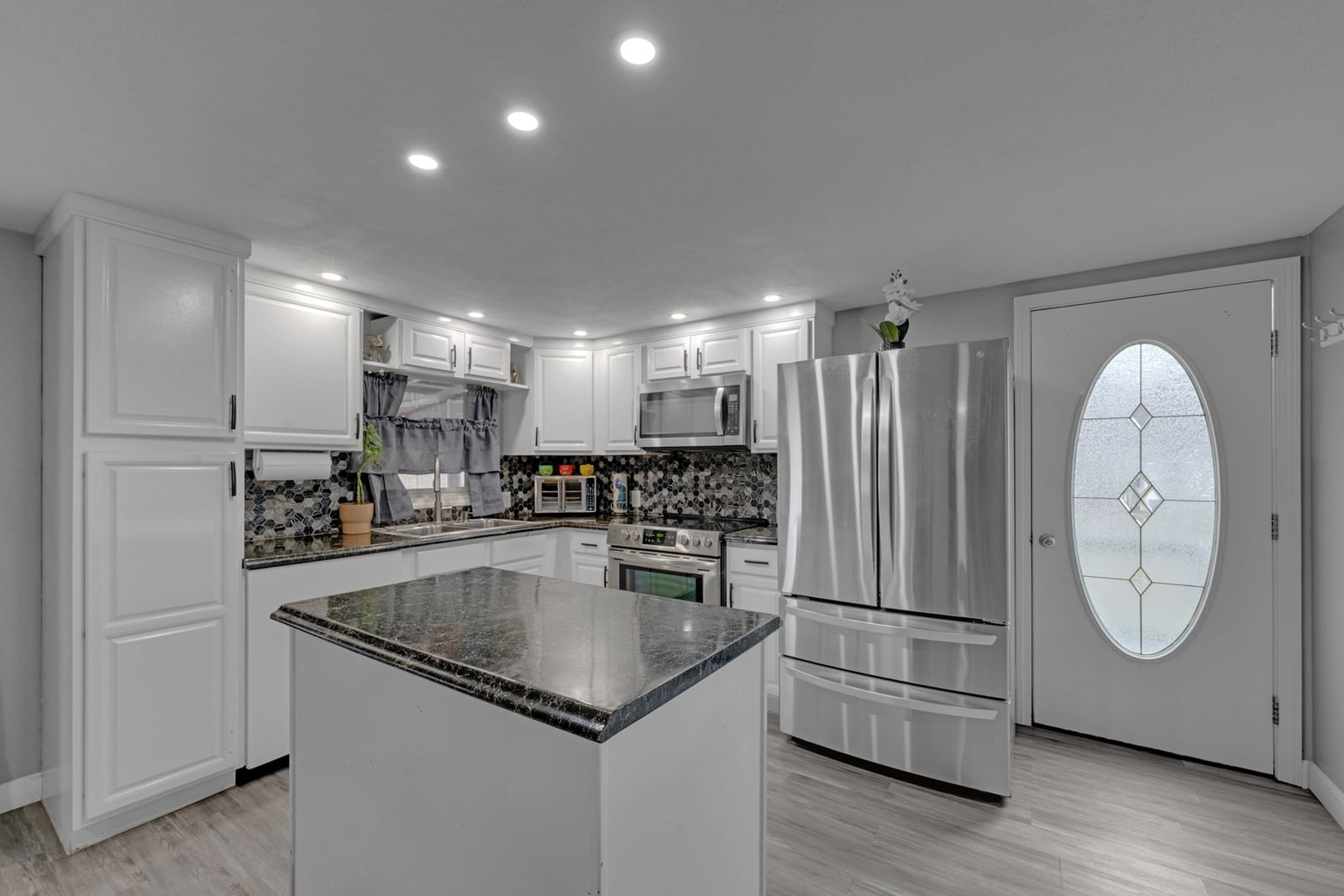 23 Chartier Ln Southbridge — Photo 6 of 22