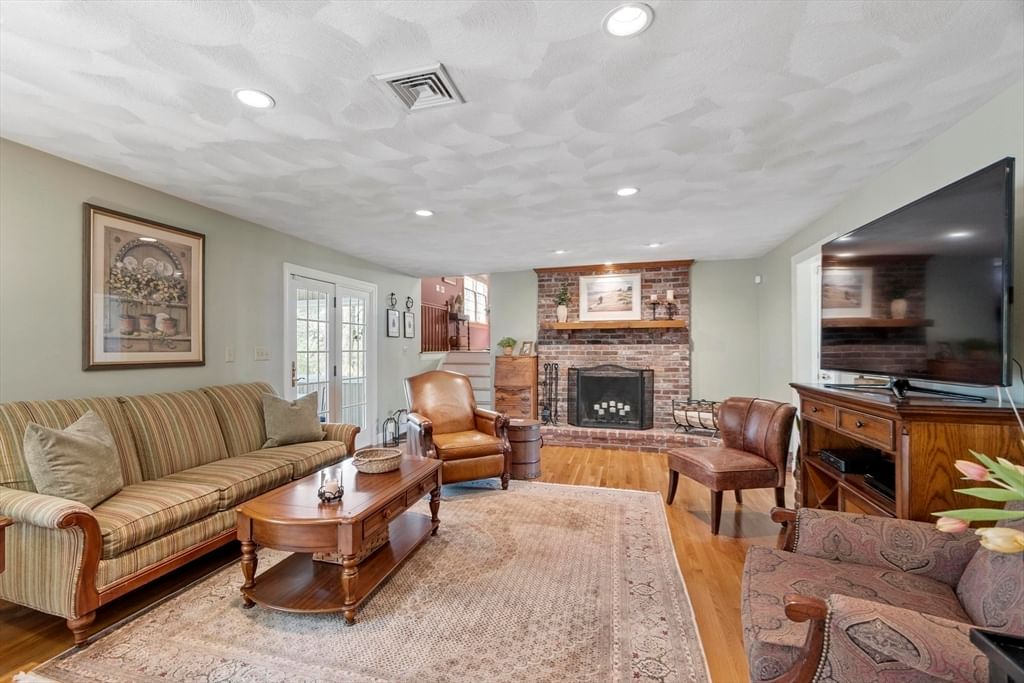 Listing Image 14