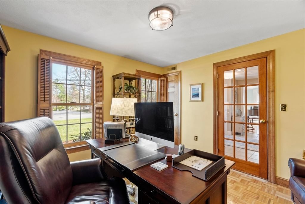 Listing Image 8