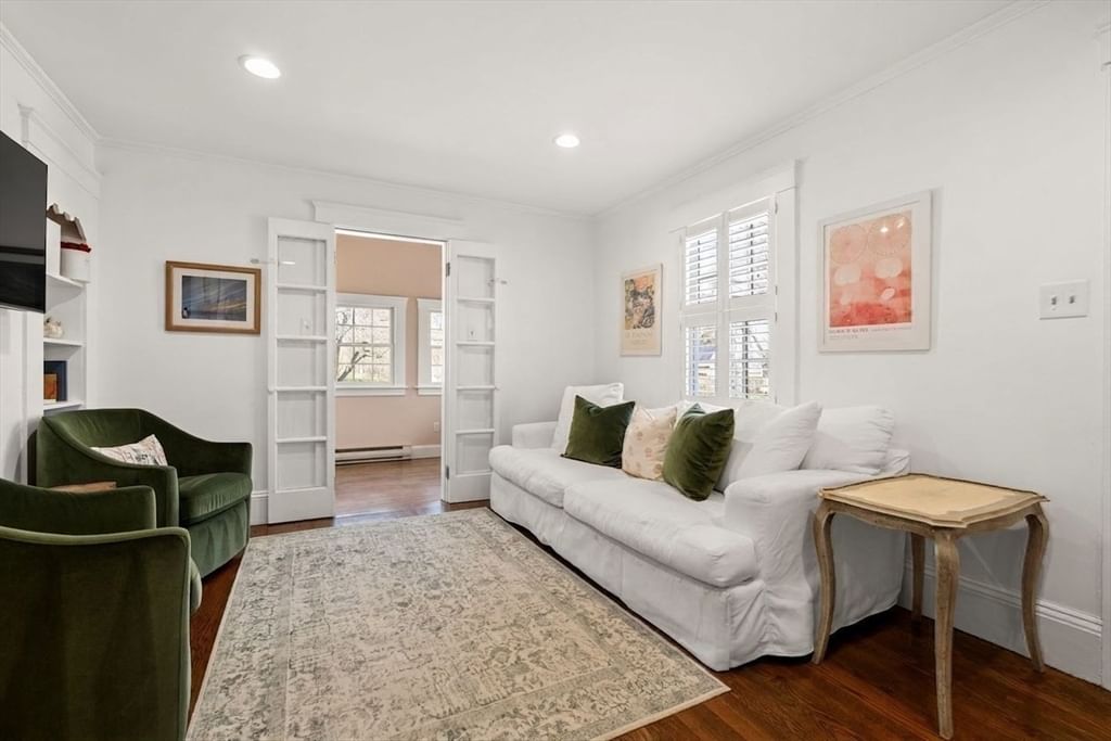 Listing Image 10