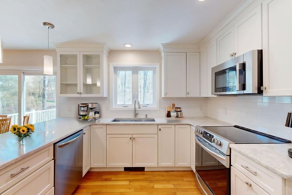 169 Sheffield Drive Belchertown — Photo 6 of 39