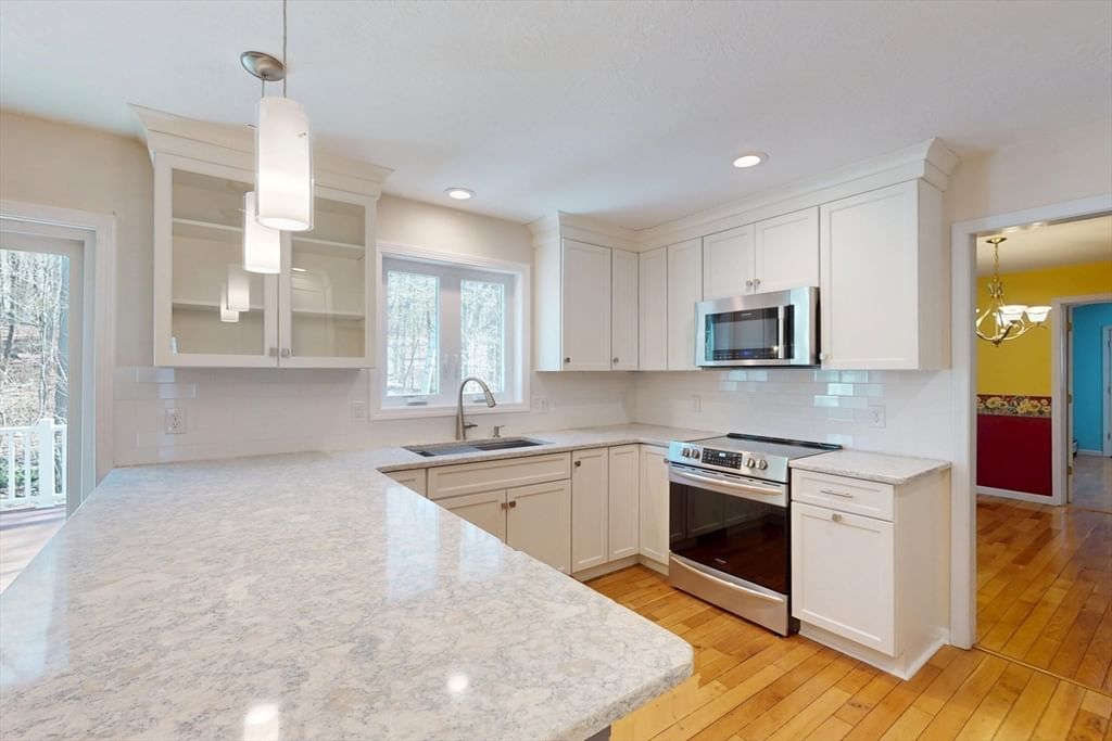 169 Sheffield Drive Belchertown — Photo 7 of 39