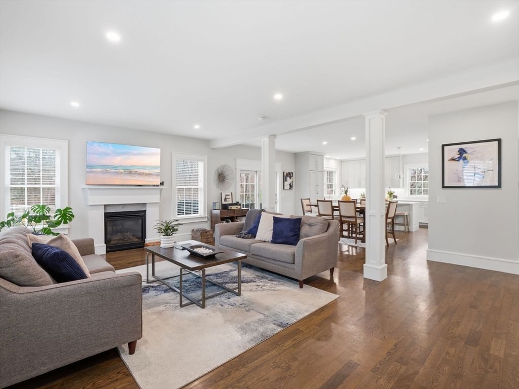 Listing Image 13
