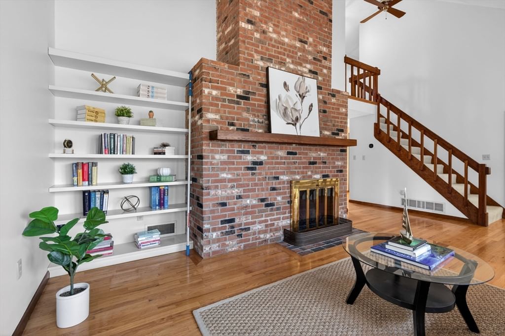 Listing Image 14