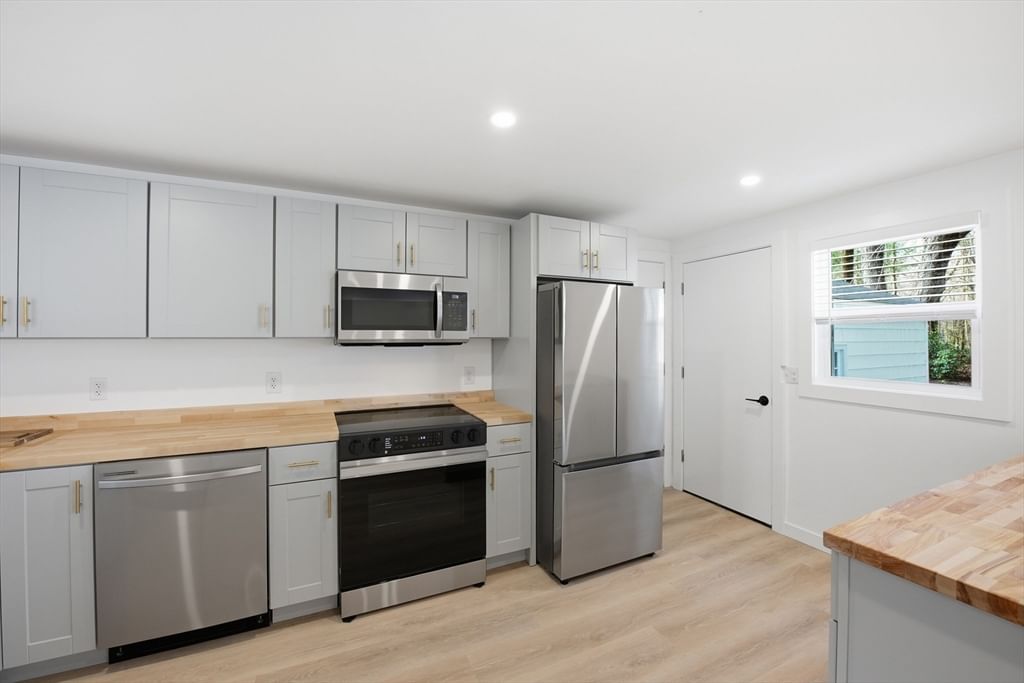 309 Pleasant St, Paxton, MA 01612 photo 2