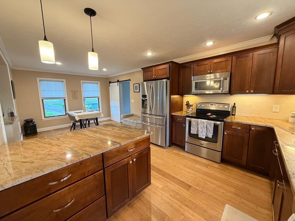 36 Swamp Road, Whately, MA 01093 photo 2