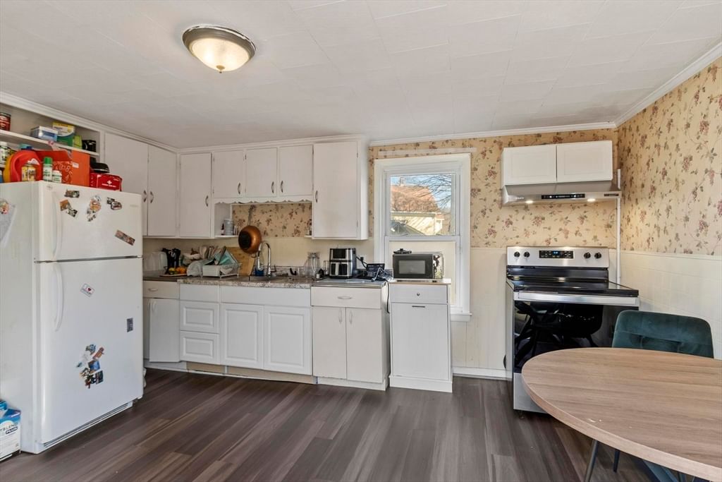 52 Church St, Spencer, MA 01562 photo 2