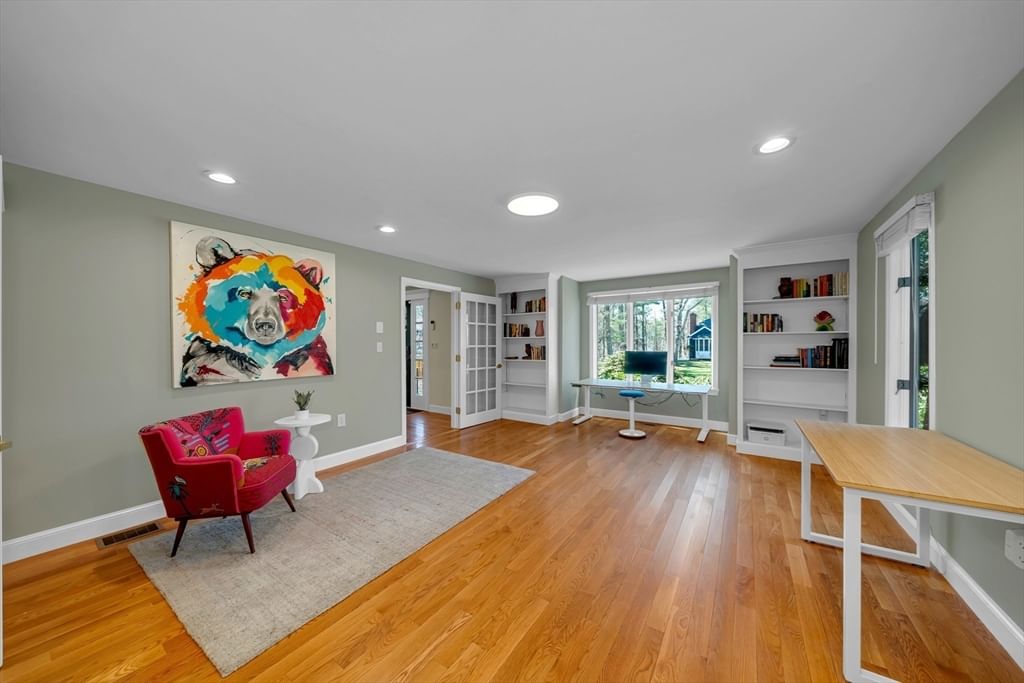 Listing Image 9