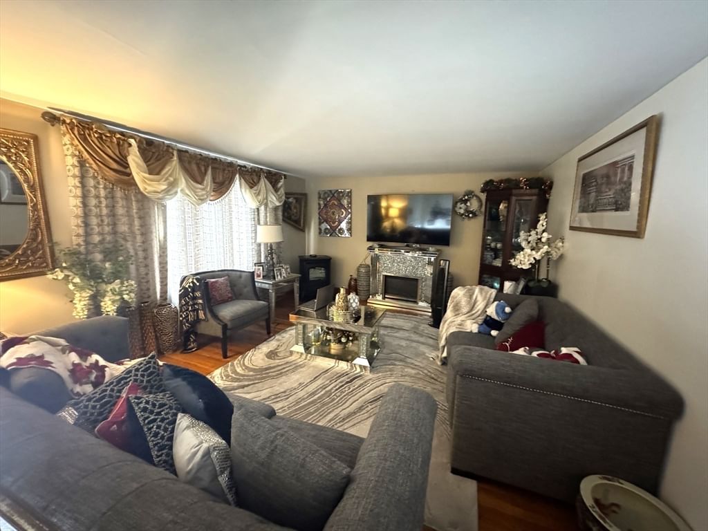 149 Thurber Ave Attleboro — Photo 7 of 13