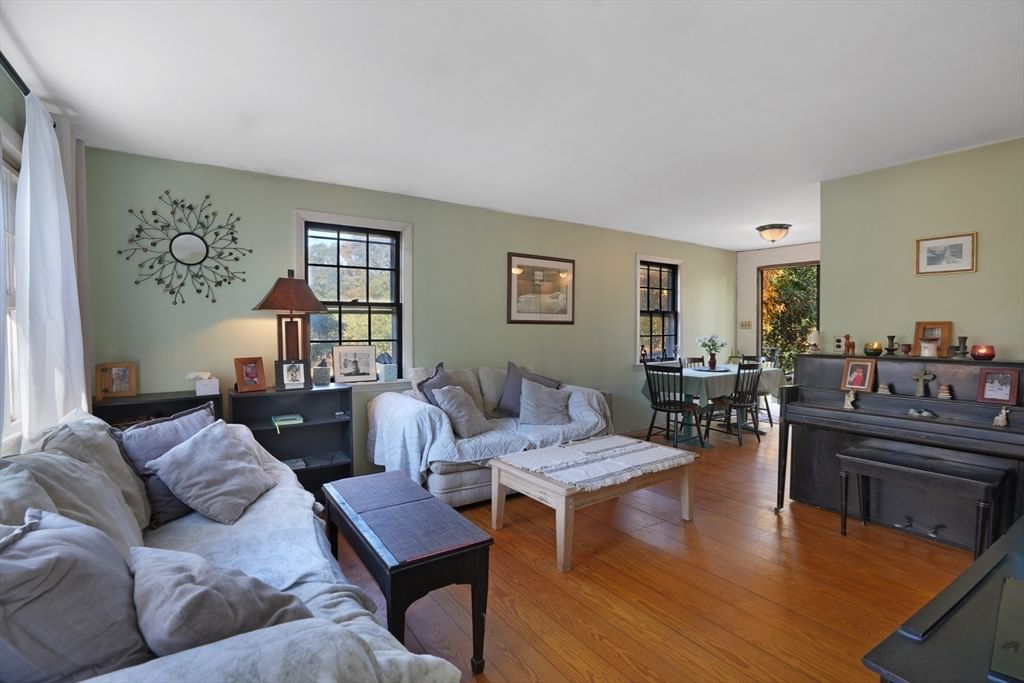 51 Lantern Ln, Tisbury, MA 02568 photo 3