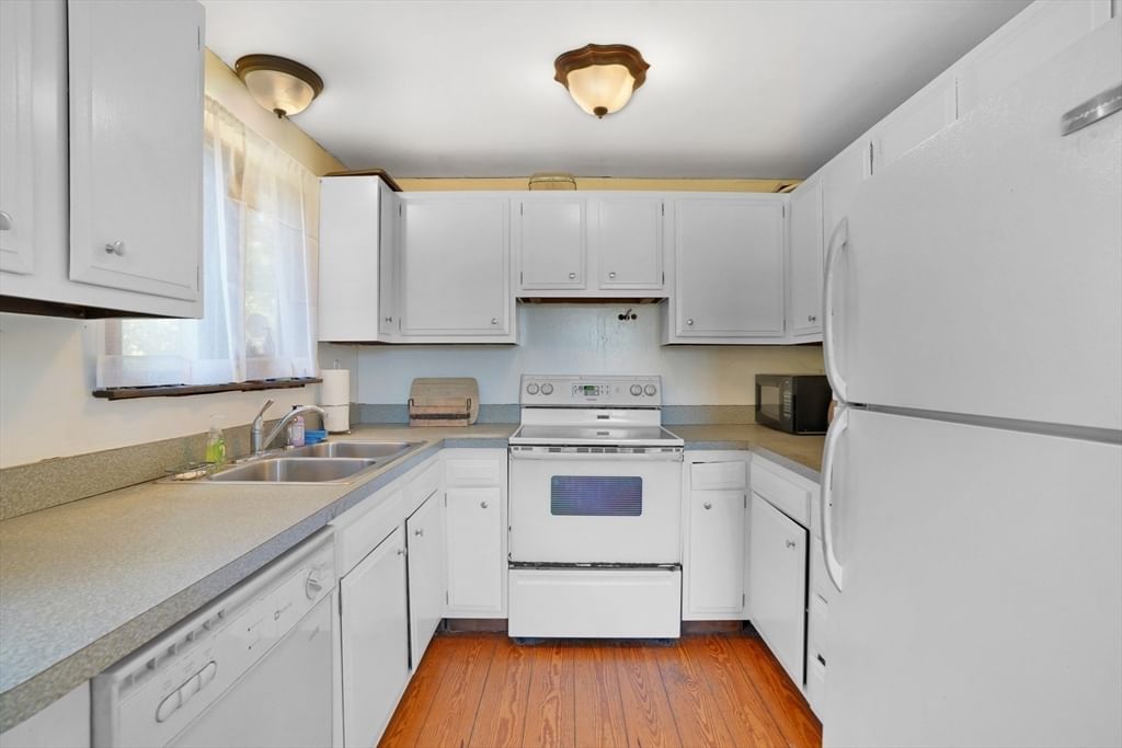 51 Lantern Ln, Tisbury, MA 02568 photo 2