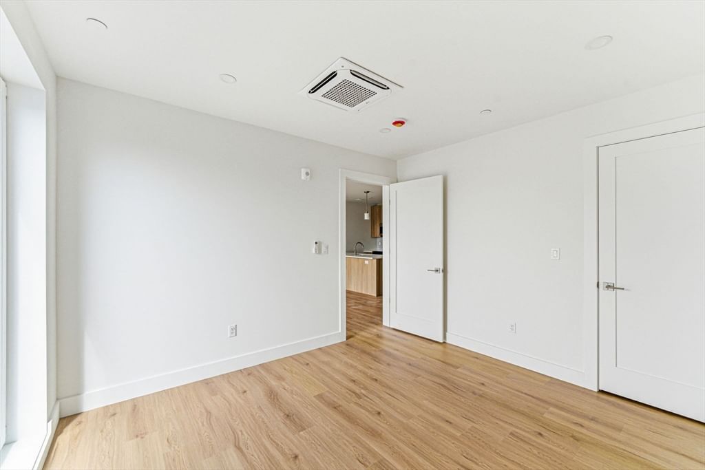 1035 Commonwealth Ave #307 Boston — Photo 8 of 16