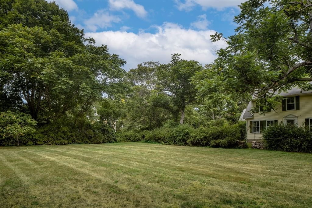 37 Neds Point Rd Mattapoisett — Photo 10 of 42
