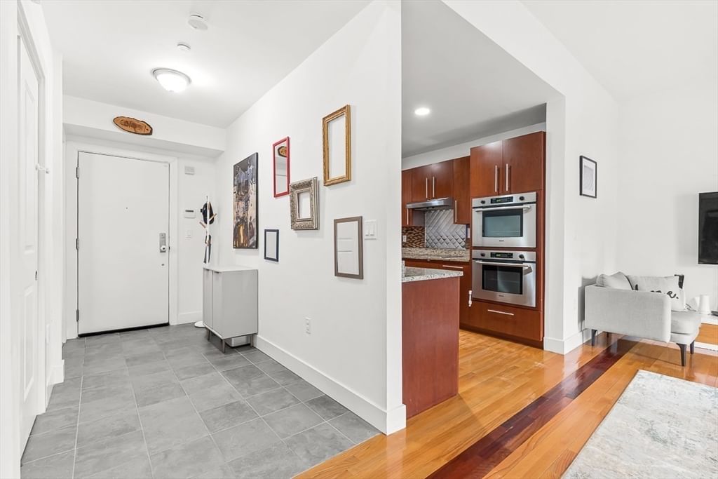 310 Hammond Pond Pkwy #301 Brookline — Photo 11 of 36