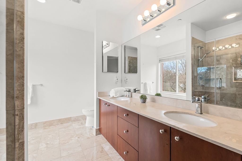 310 Hammond Pond Pkwy #301 Brookline — Photo 14 of 36
