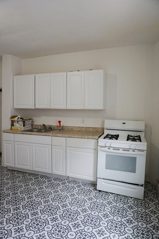 27 Shaw St Lowell — Photo 8 of 27