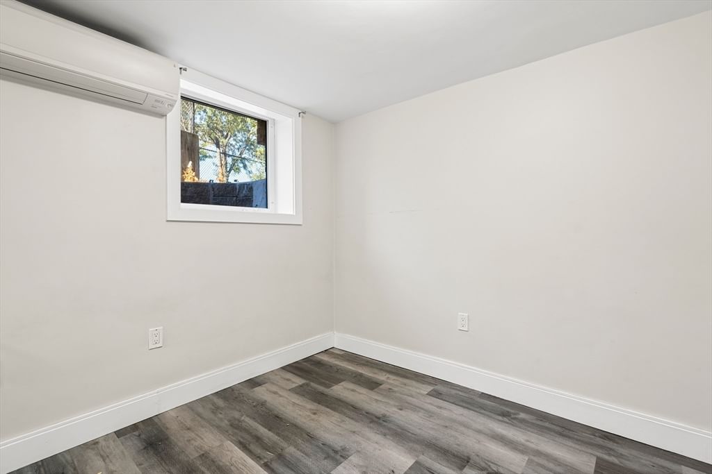 81 Chelsea St Everett — Photo 11 of 23