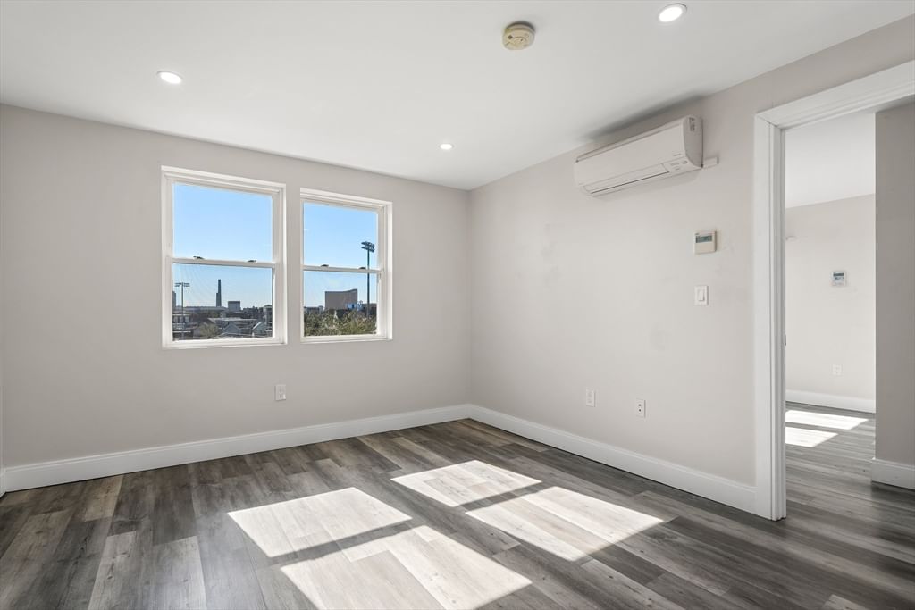 81 Chelsea St Everett — Photo 18 of 23