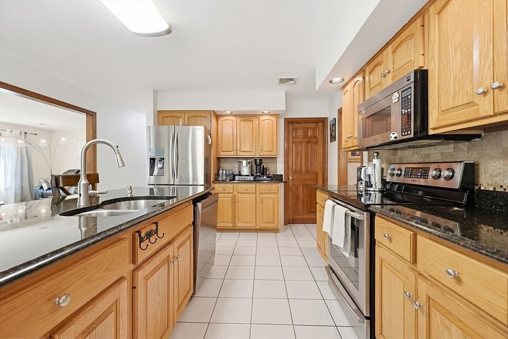 23 Cornerstone Dr Easton — Photo 15 of 41