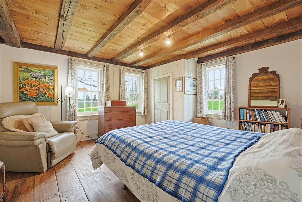300 Stone Rd, Oakham, MA 01068 photo 4