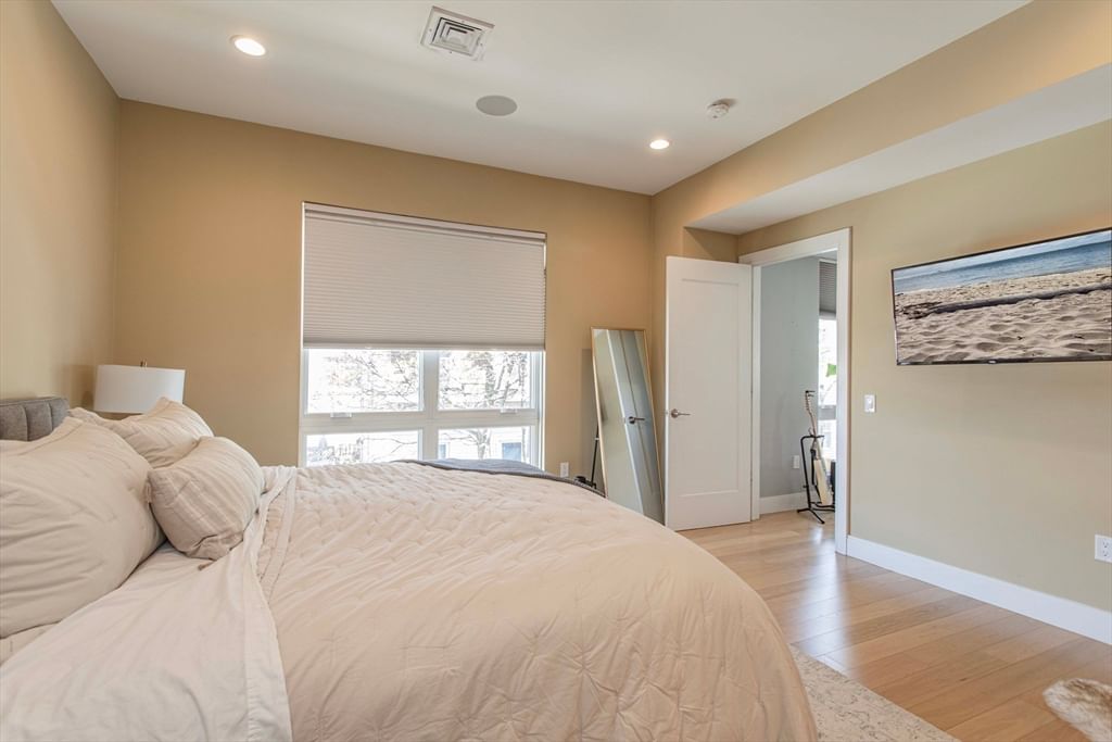 488 Dorchester Ave #3I Boston — Photo 17 of 35