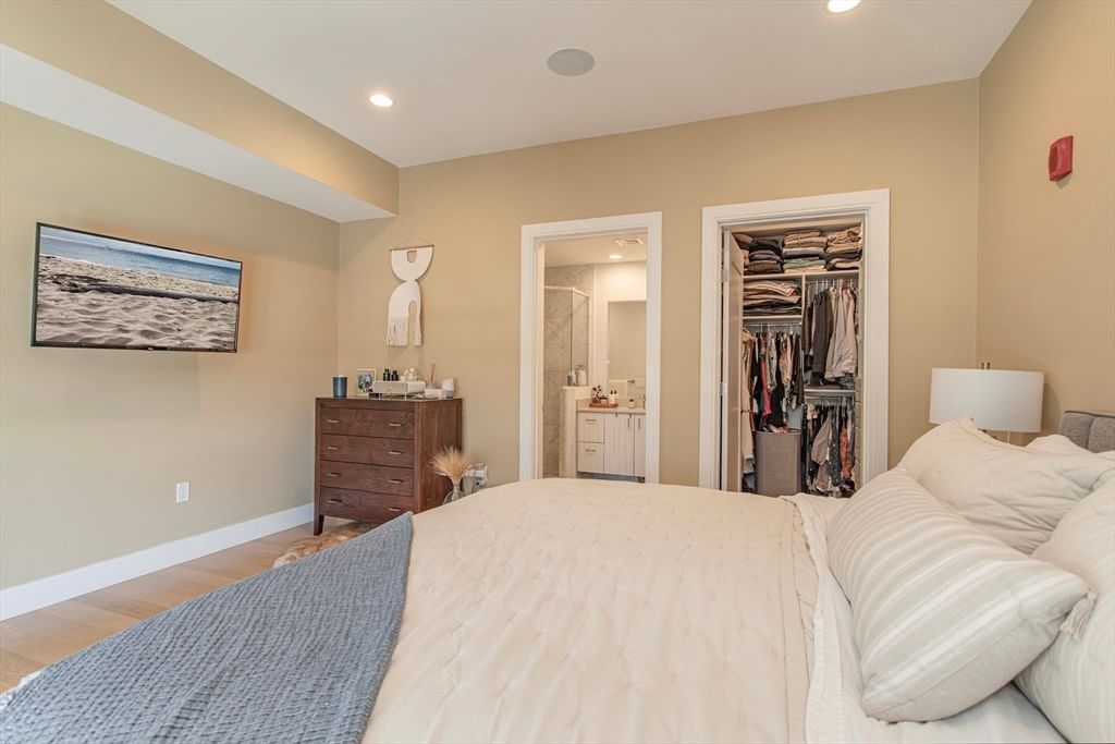 488 Dorchester Ave #3I Boston — Photo 18 of 35