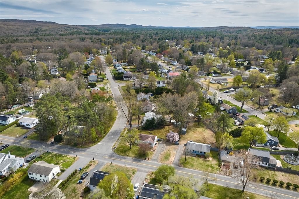 50 Phelps St Easthampton — Photo 29 of 34