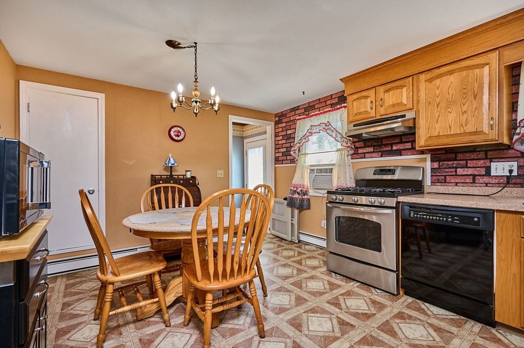 50 Phelps St Easthampton — Photo 6 of 34