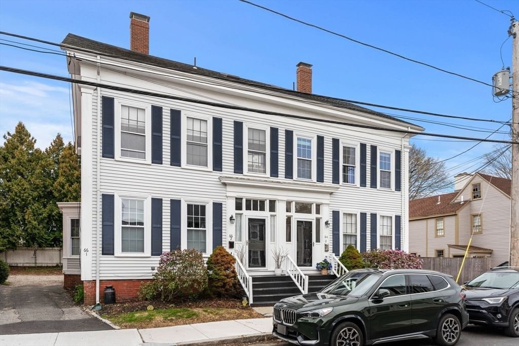 64 Middle St