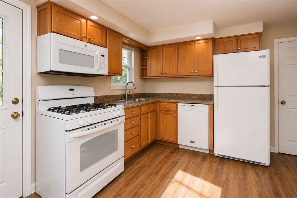 19 Clark St, Randolph, MA 02368 photo 2