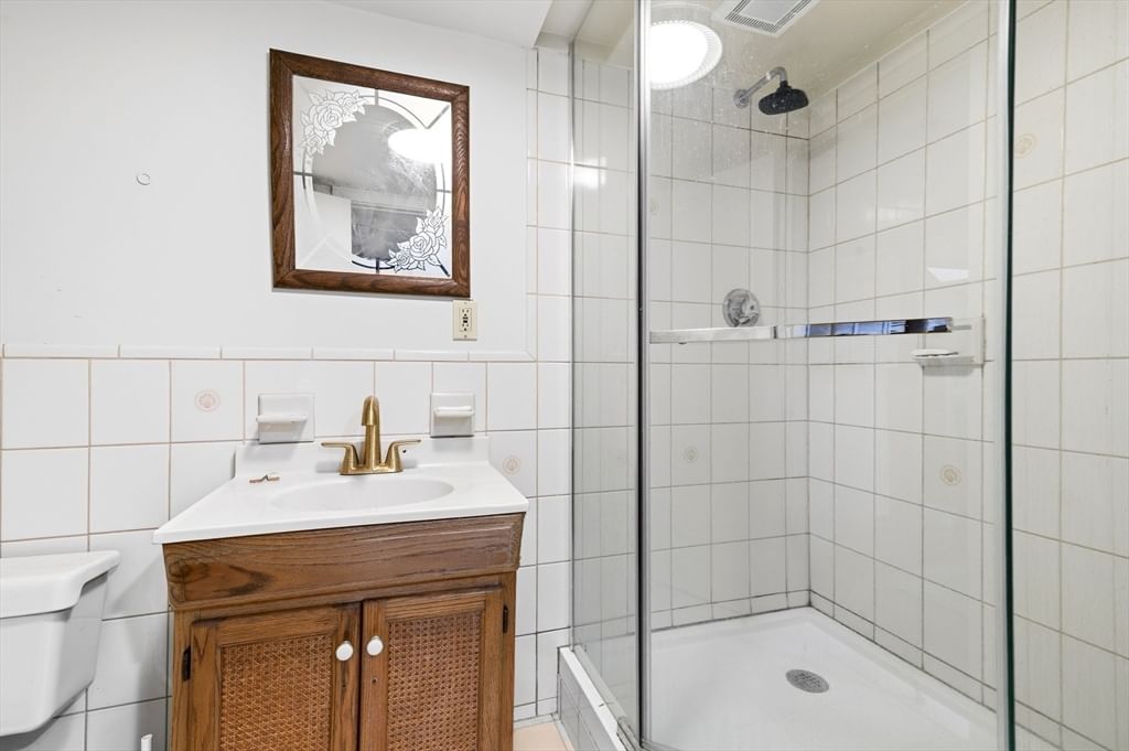 19 Clark St, Randolph, MA 02368 photo 5