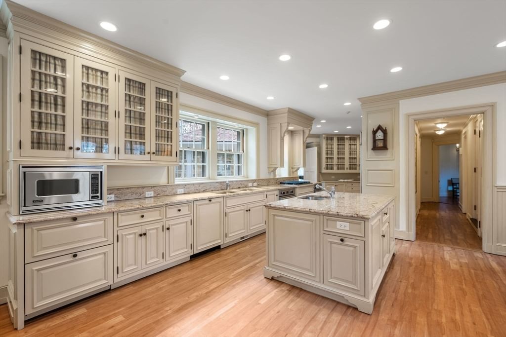 650 Canton Ave Milton — Photo 15 of 41