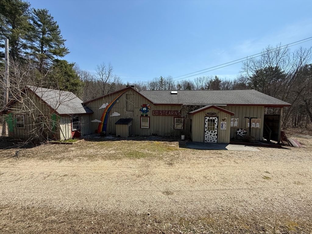 137 Southbridge Street, Charlton, MA 01507