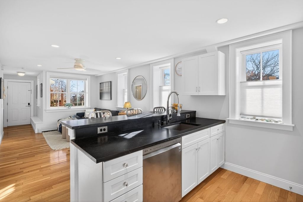 23 Bradford Street #Unit 1 Provincetown — Photo 11 of 31