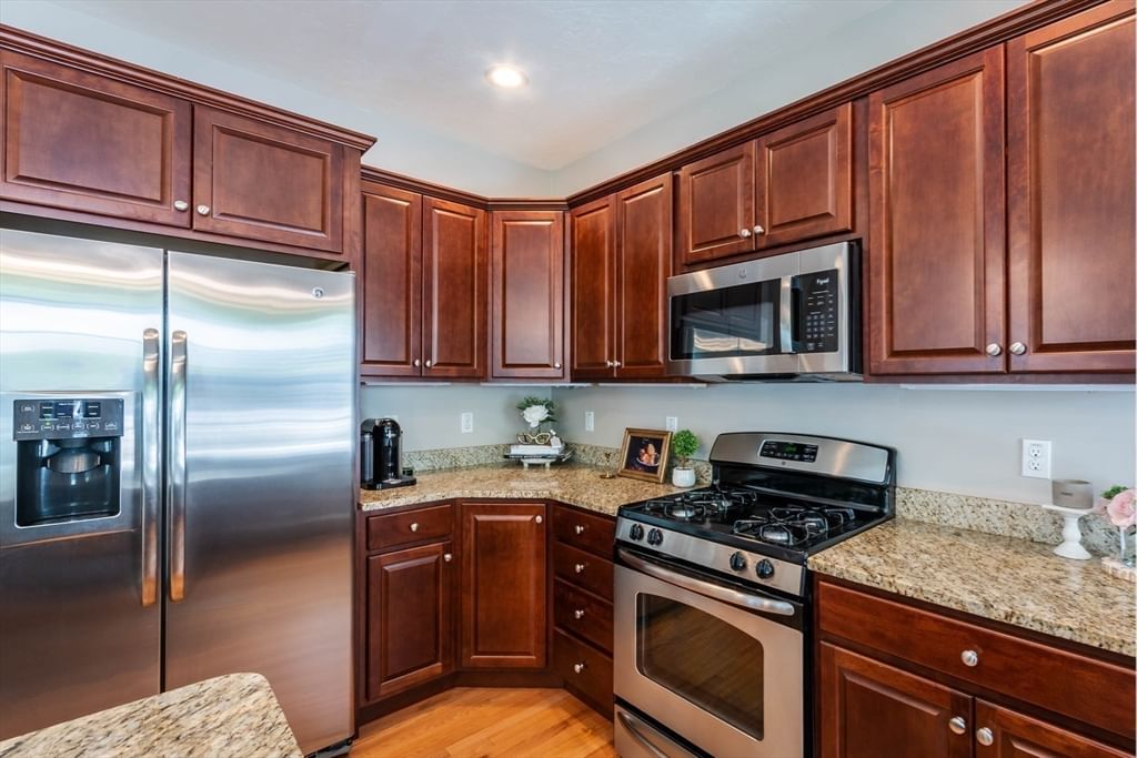 493 Taylor Rd Stow — Photo 11 of 40