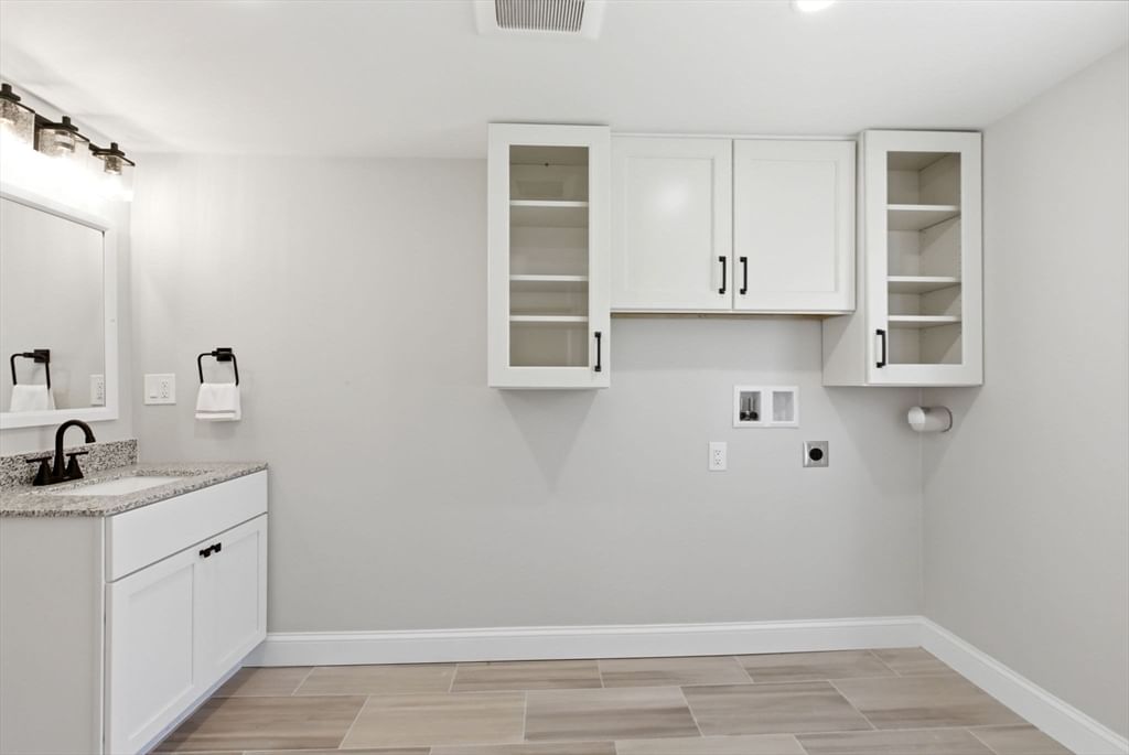 106 Rocky Hill Rd Plymouth — Photo 18 of 38