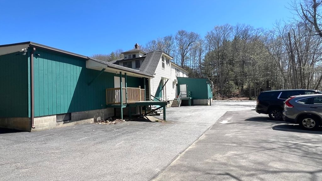 29 Brookfield Rd Sturbridge — Photo 10 of 19