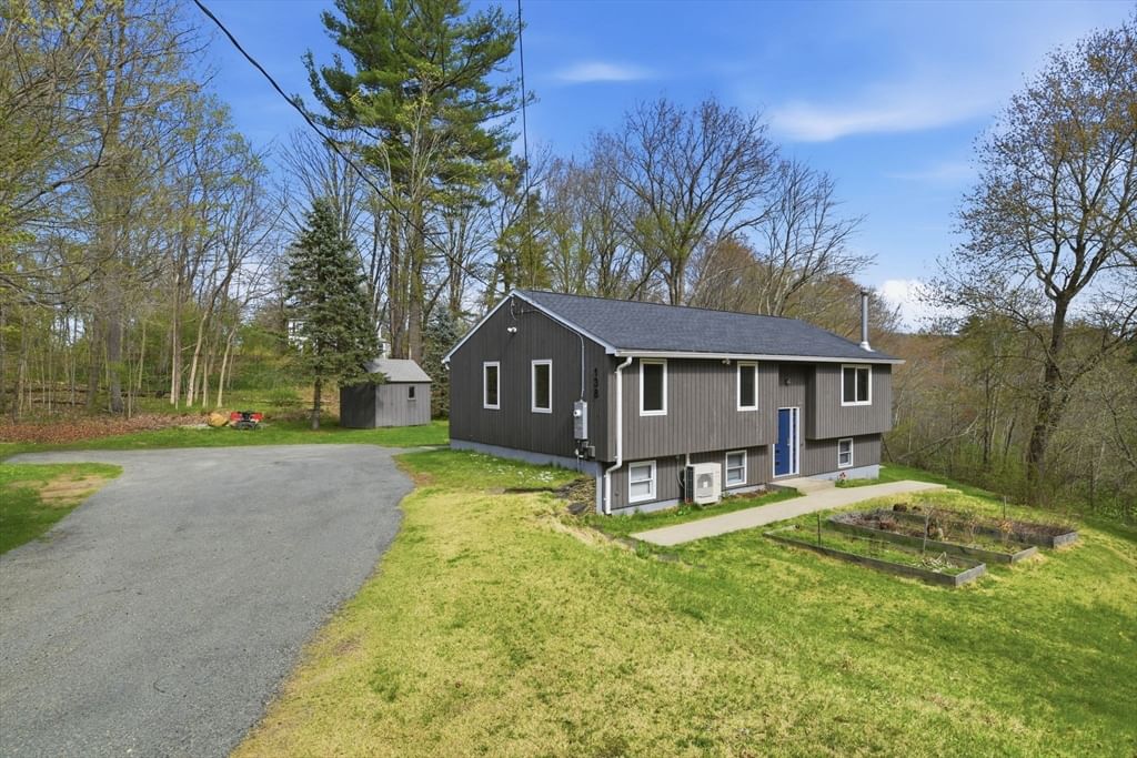 138 West St, Easthampton, MA 01027 photo 5