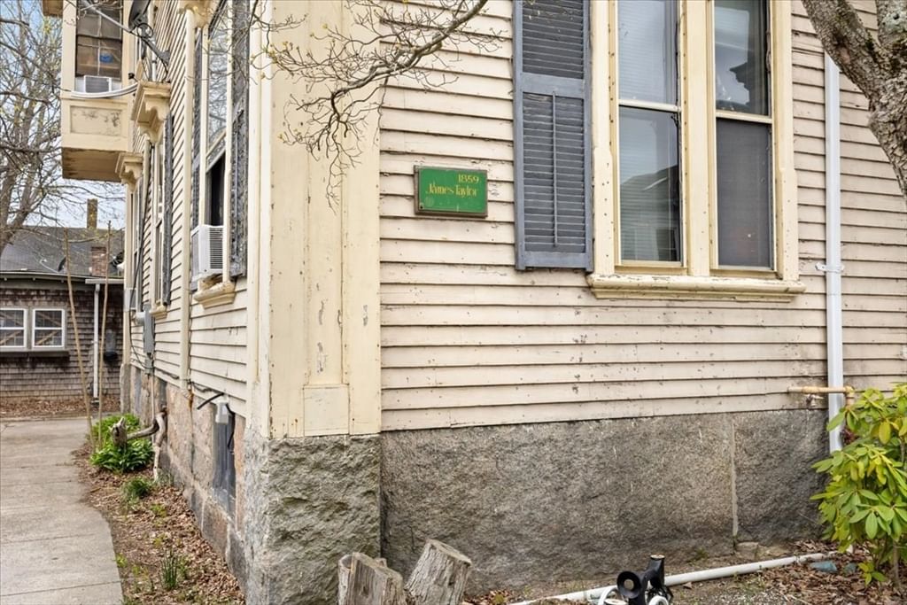179 Cottage St New Bedford — Photo 39 of 42