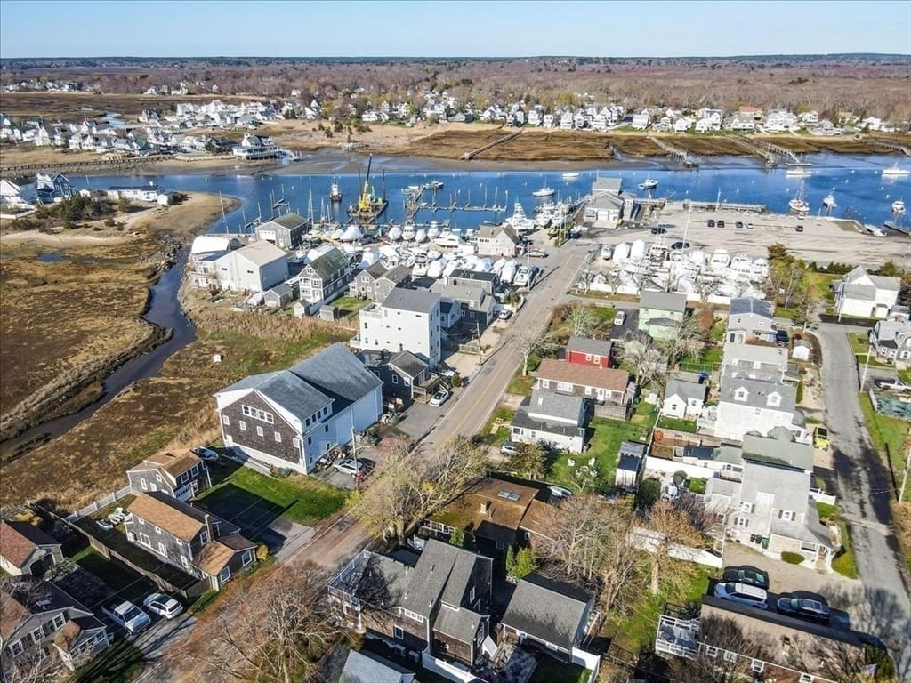 64 Central St Marshfield — Photo 8 of 40